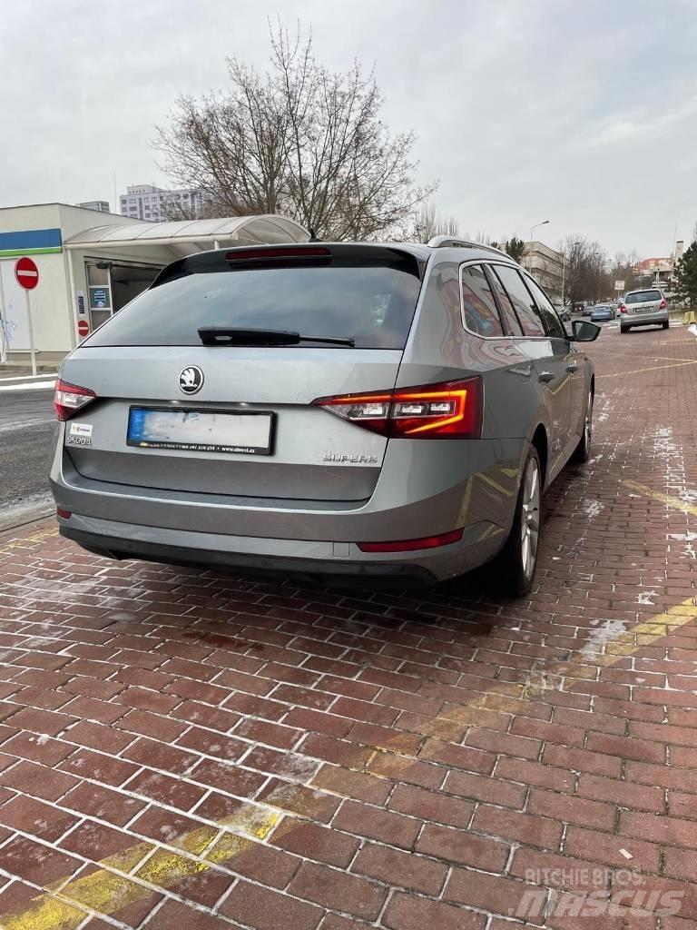 Skoda Superb Biler