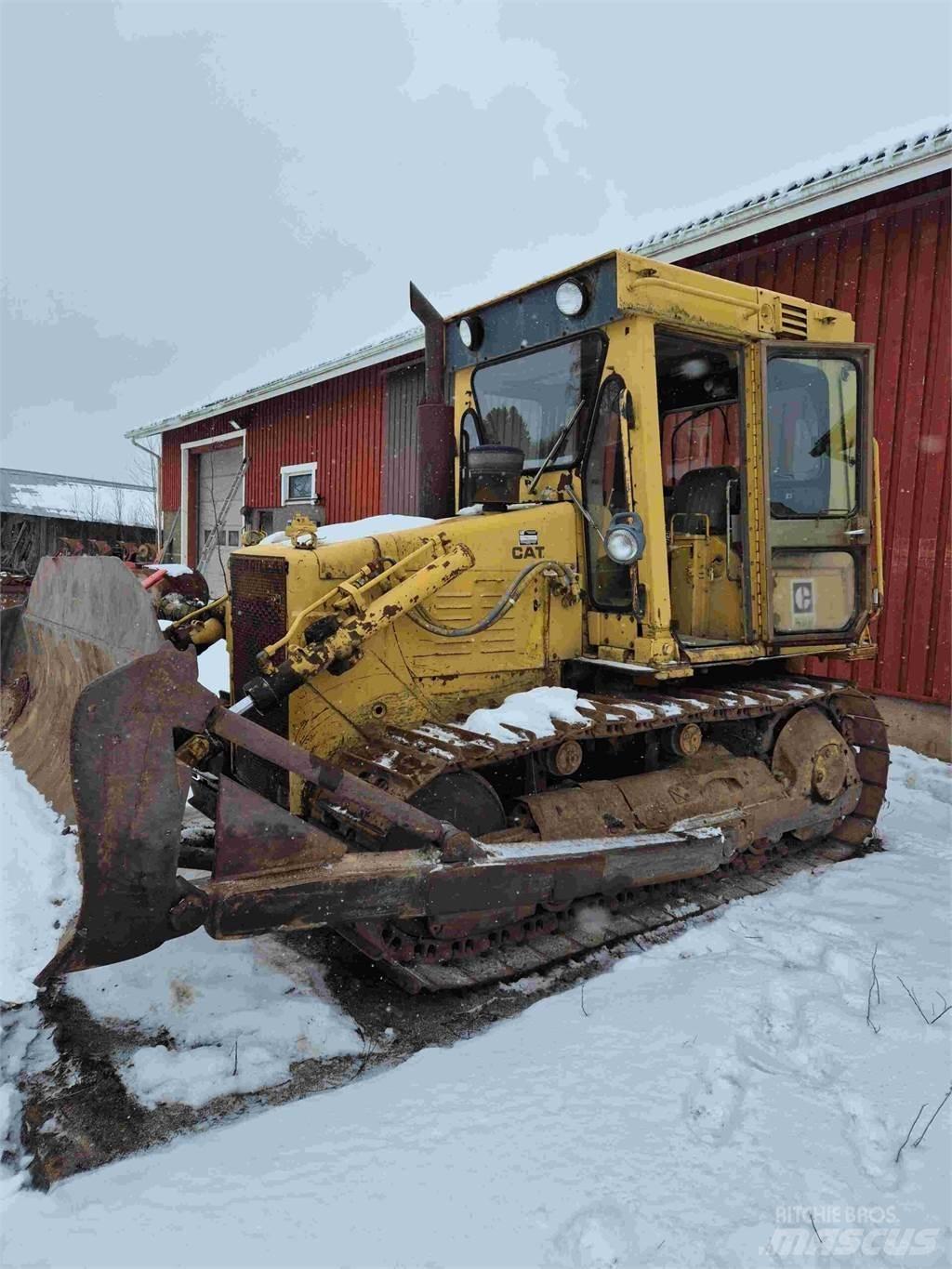 CAT D4E Bulldozer på larvebånd