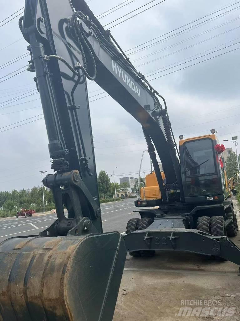 Hyundai 210WVS Gravemaskiner på hjul