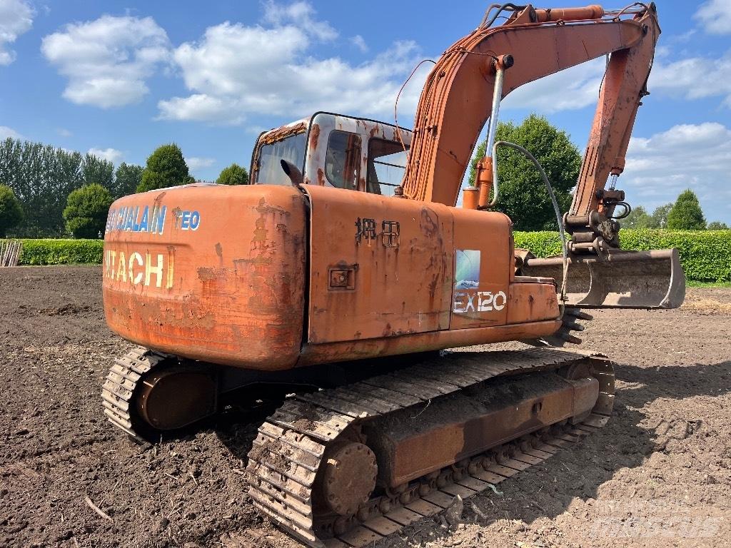 Hitachi EX 120-5 Gravemaskiner på larvebånd