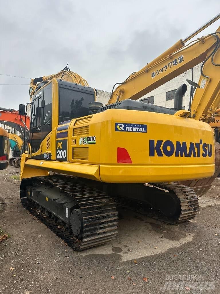 Komatsu PC 200-8 Gravemaskiner på larvebånd
