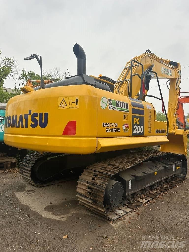 Komatsu PC 200-8 Gravemaskiner på larvebånd