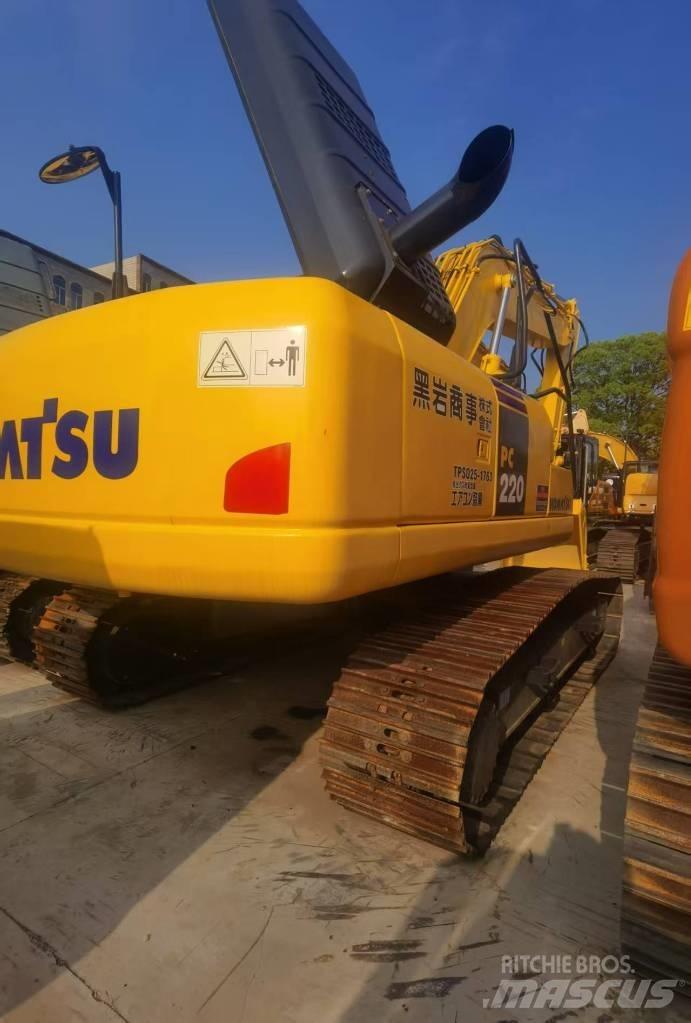 Komatsu PC 220 Gravemaskiner på larvebånd