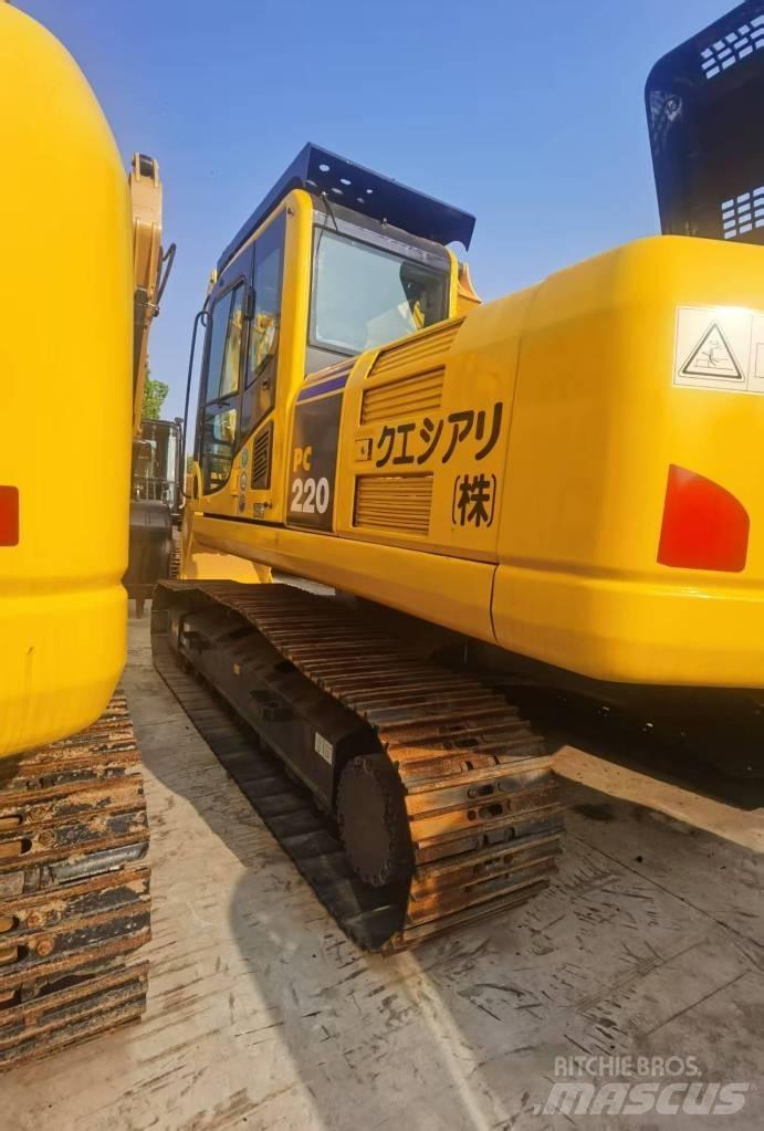 Komatsu PC 220 Gravemaskiner på larvebånd