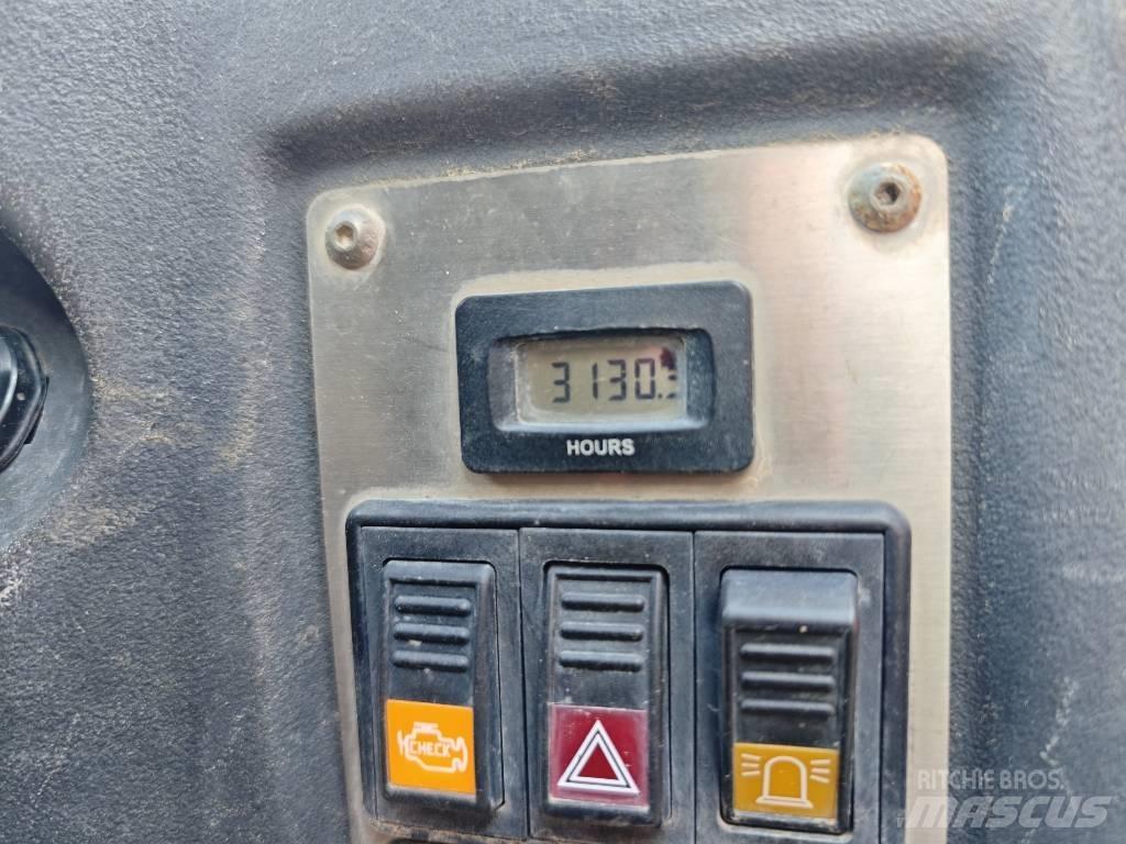 Ausa D 600 APG Dumpere
