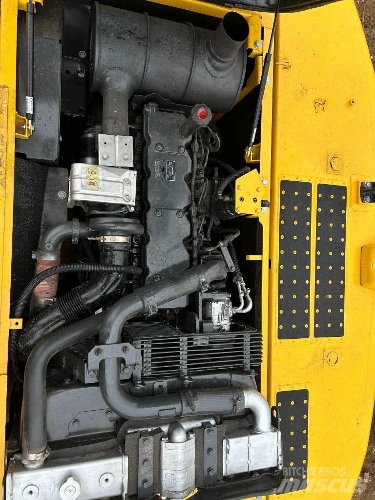 Komatsu 240-8 Gravemaskiner på larvebånd