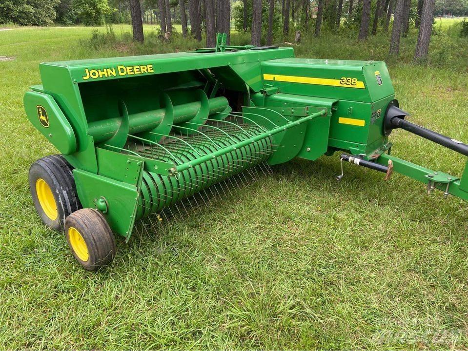 John Deere 338 Baler Pressere til firkantede baller