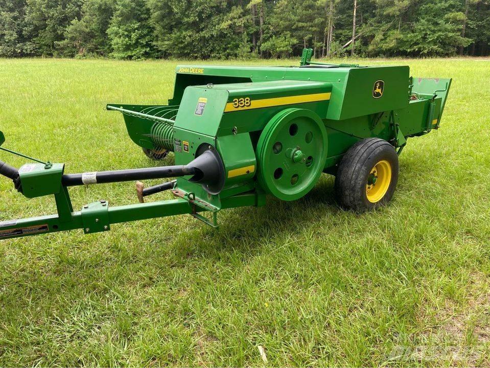 John Deere 338 Baler Pressere til firkantede baller