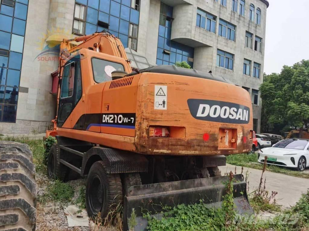 Doosan DH 210 W-7 Gravemaskiner på hjul