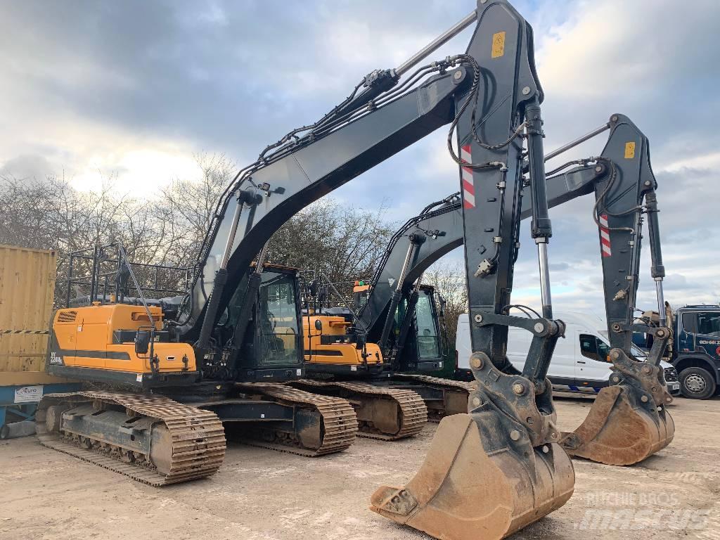 Hyundai HX220A L Gravemaskiner på larvebånd