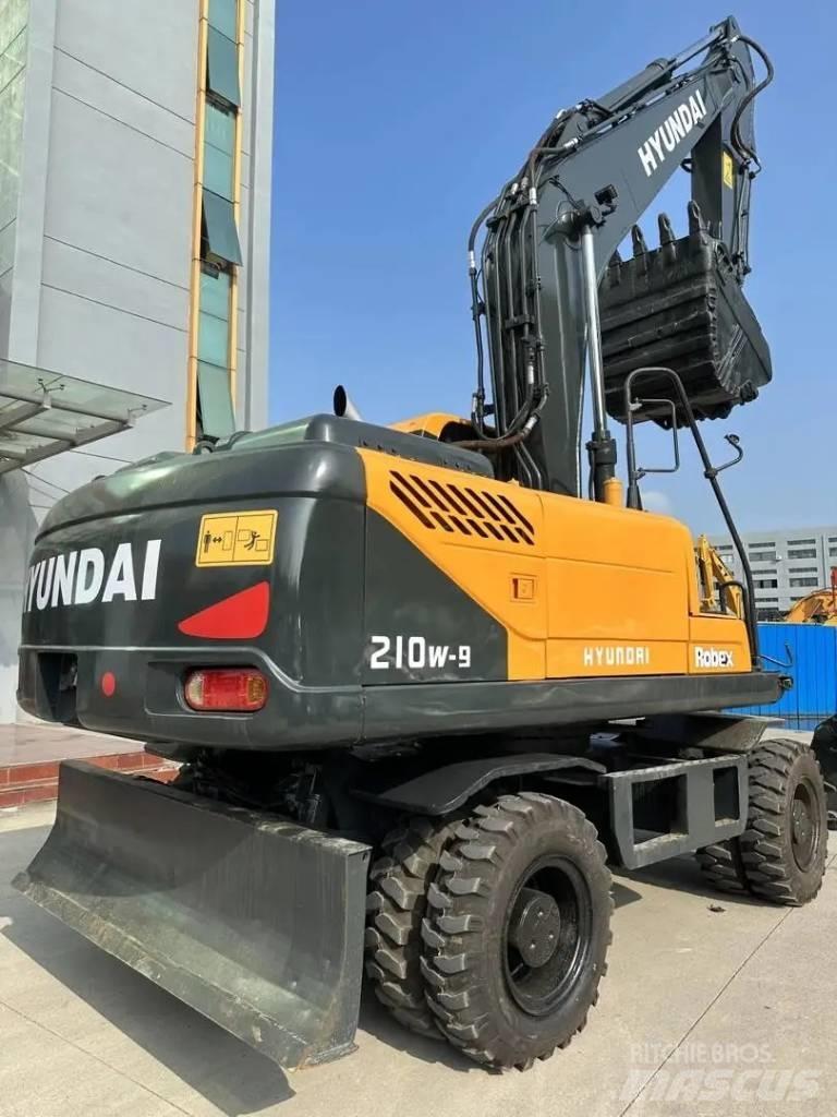 Hyundai R210W-9 Gravemaskiner på hjul