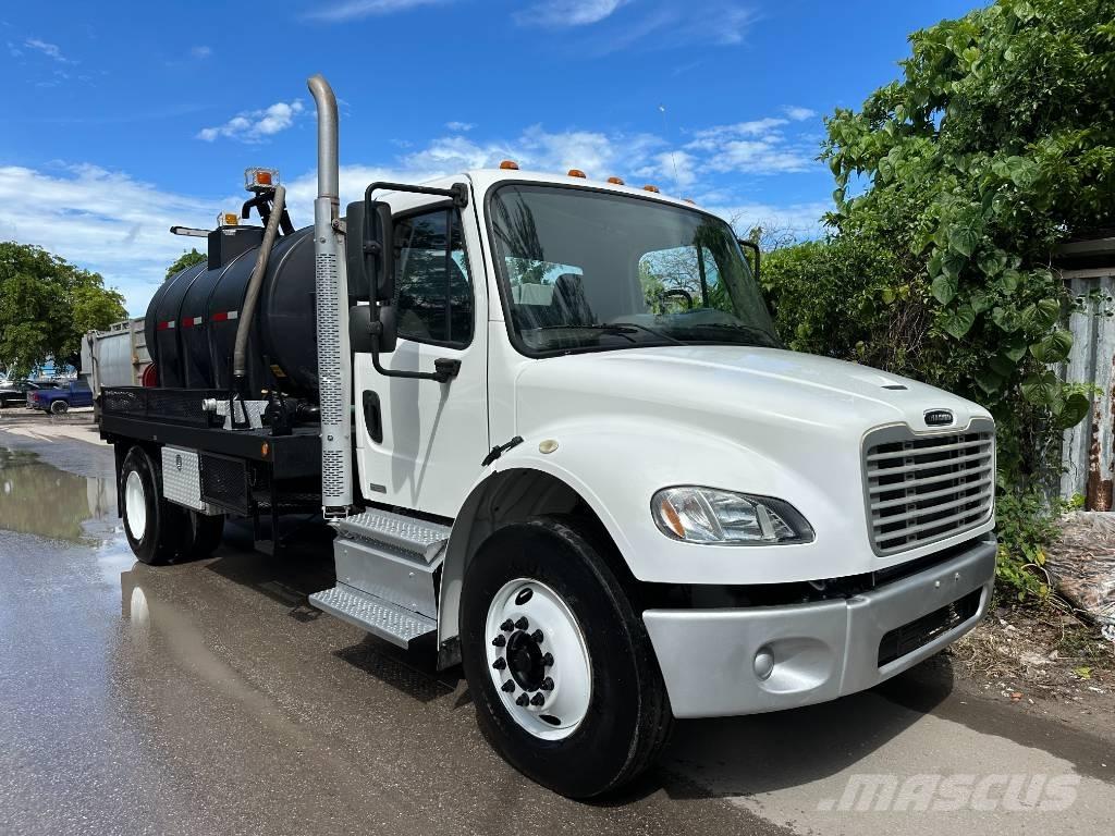 Freightliner M2 Slamsuger