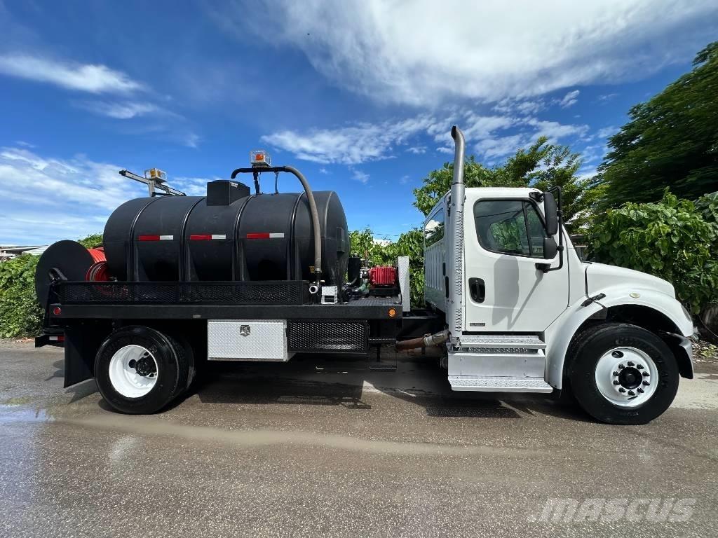 Freightliner M2 Slamsuger