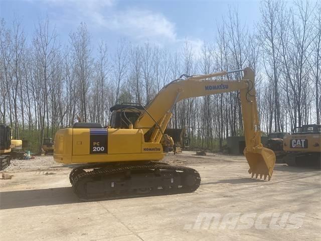 Komatsu PC200-7 Gravemaskiner på larvebånd