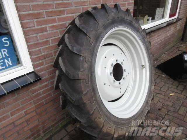 Michelin 13.6/38 Hjul, Dæk og Fælge