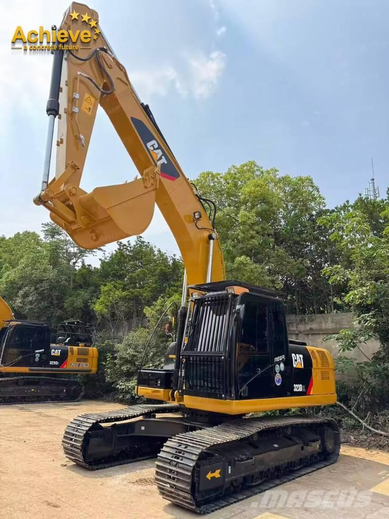 CAT 323D2L Gravemaskiner på larvebånd