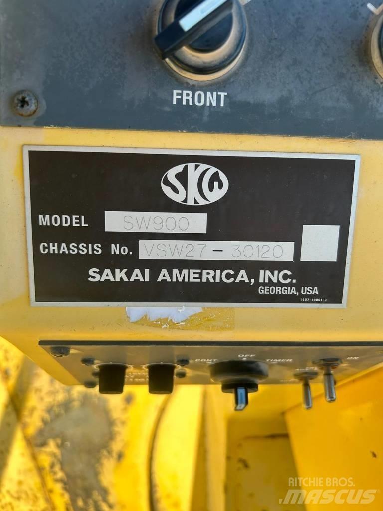 Sakai SW 900 Tromle med luftdæk