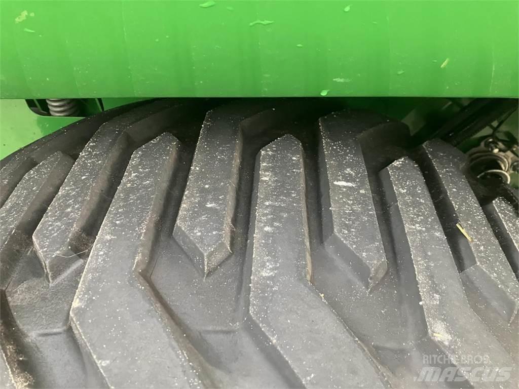 John Deere V461R Rundballe-pressere