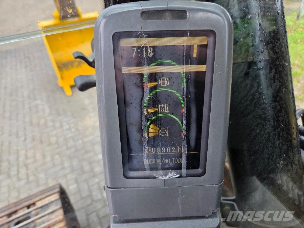 CAT 323DL Gravemaskiner på larvebånd