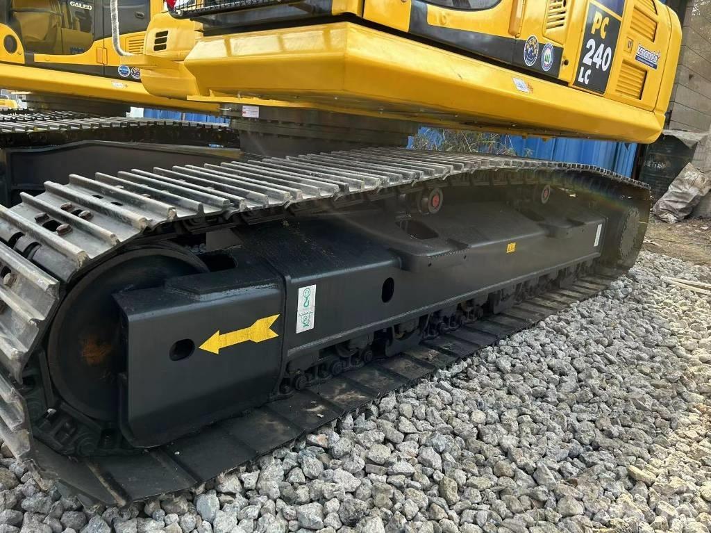 Komatsu 240-8 Gravemaskiner på larvebånd