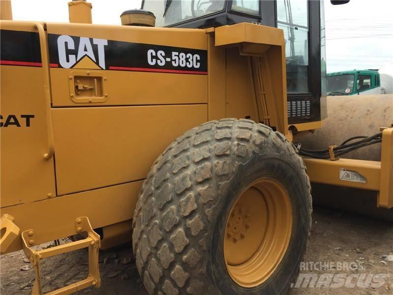 CAT CS 583 C Enkelt tromle