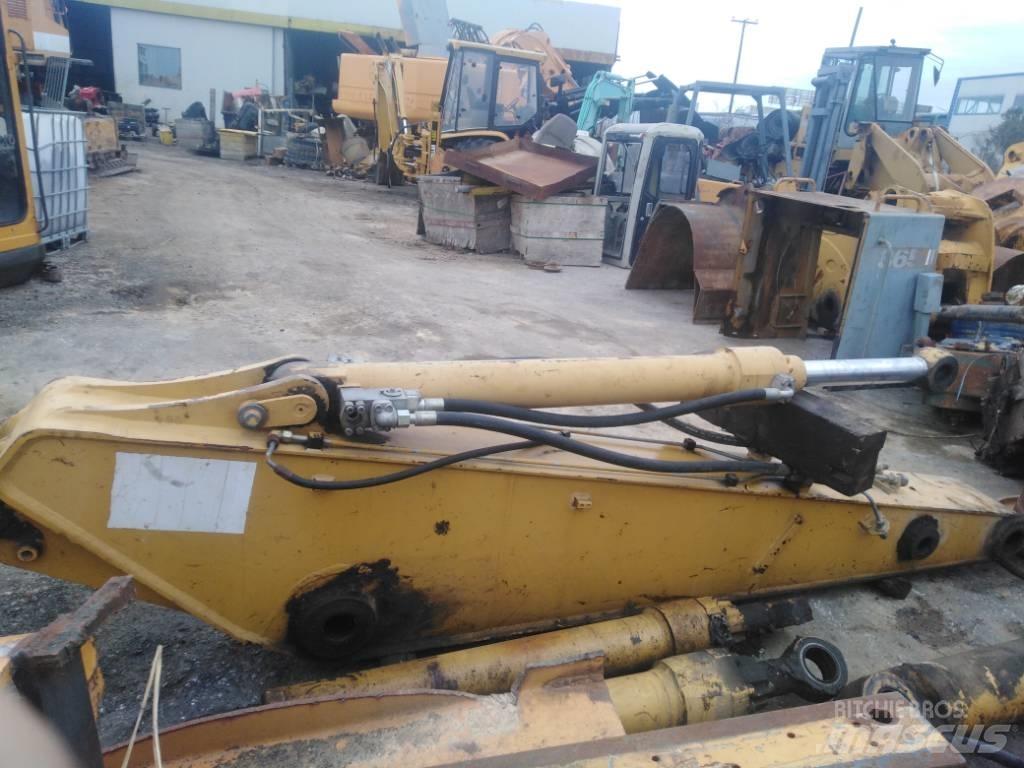 CAT M 318 Chassis og suspension