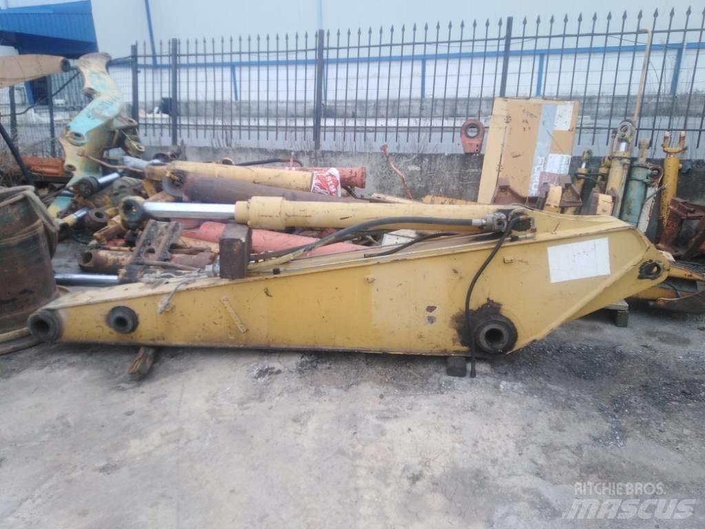 CAT M 318 Chassis og suspension