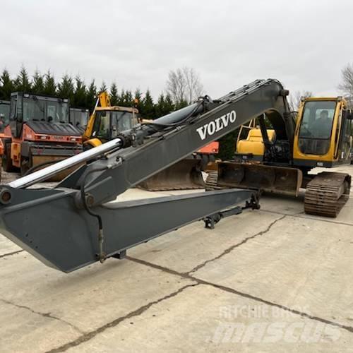 Volvo EC 240 LR Gravemaskiner på larvebånd