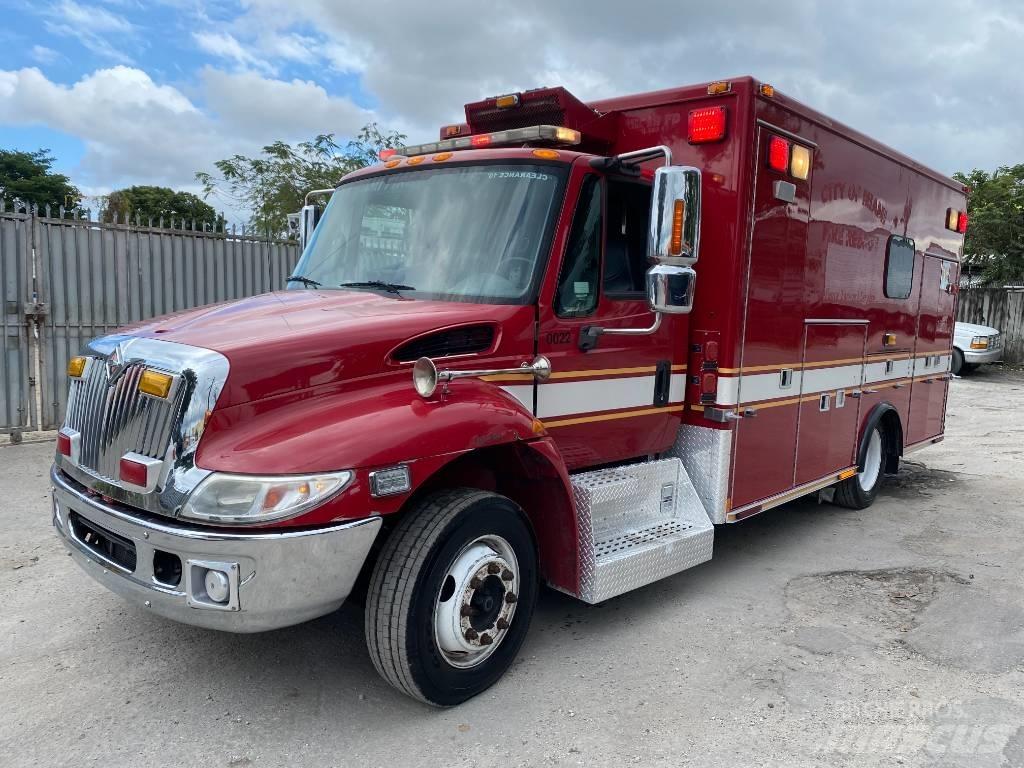 International 4300 Ambulancer