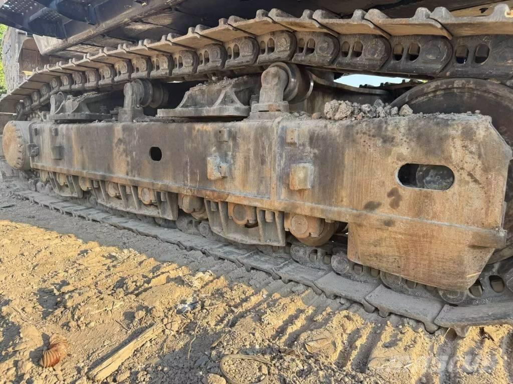 Hitachi ZX690LCH-5A Gravemaskiner på larvebånd