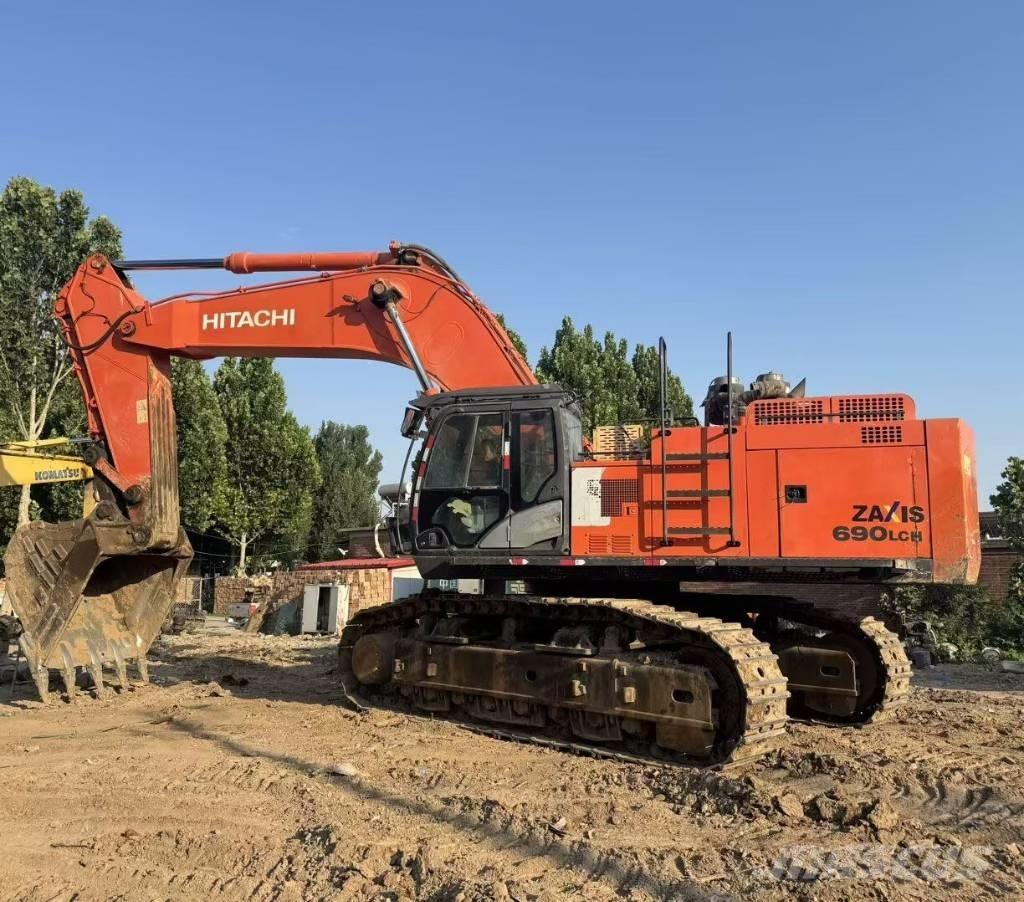 Hitachi ZX690LCH-5A Gravemaskiner på larvebånd
