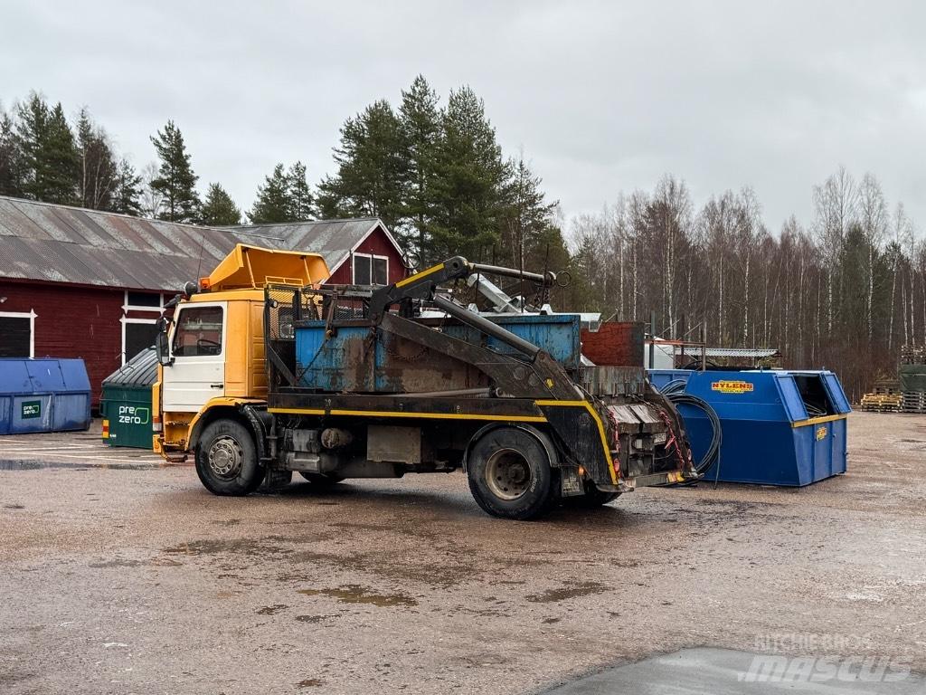 Scania P 82 H Skip loader