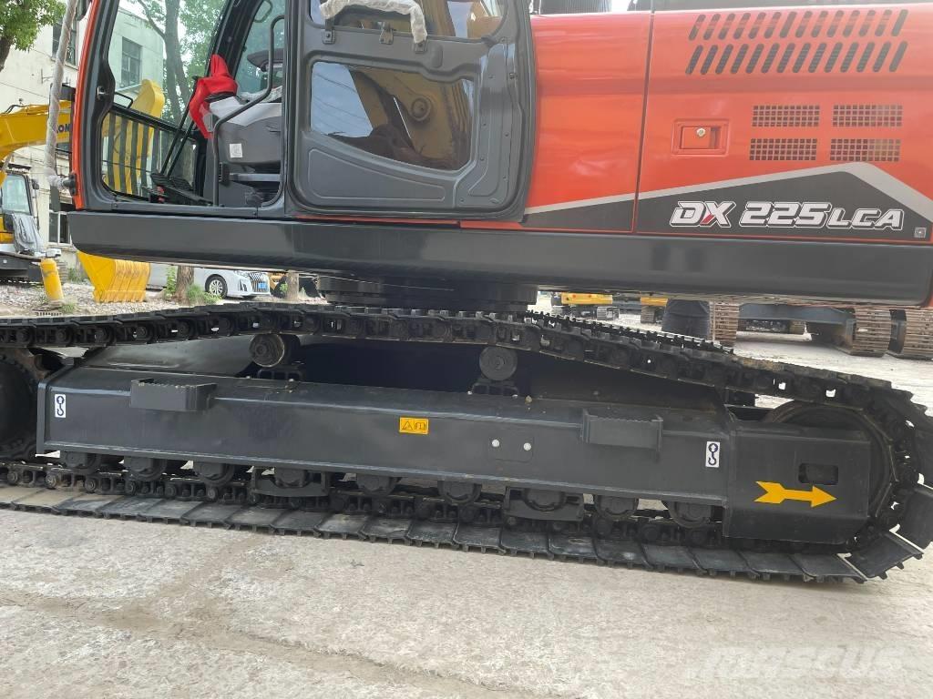 Doosan DX 225 Midi-gravemaskiner 7t - 12t