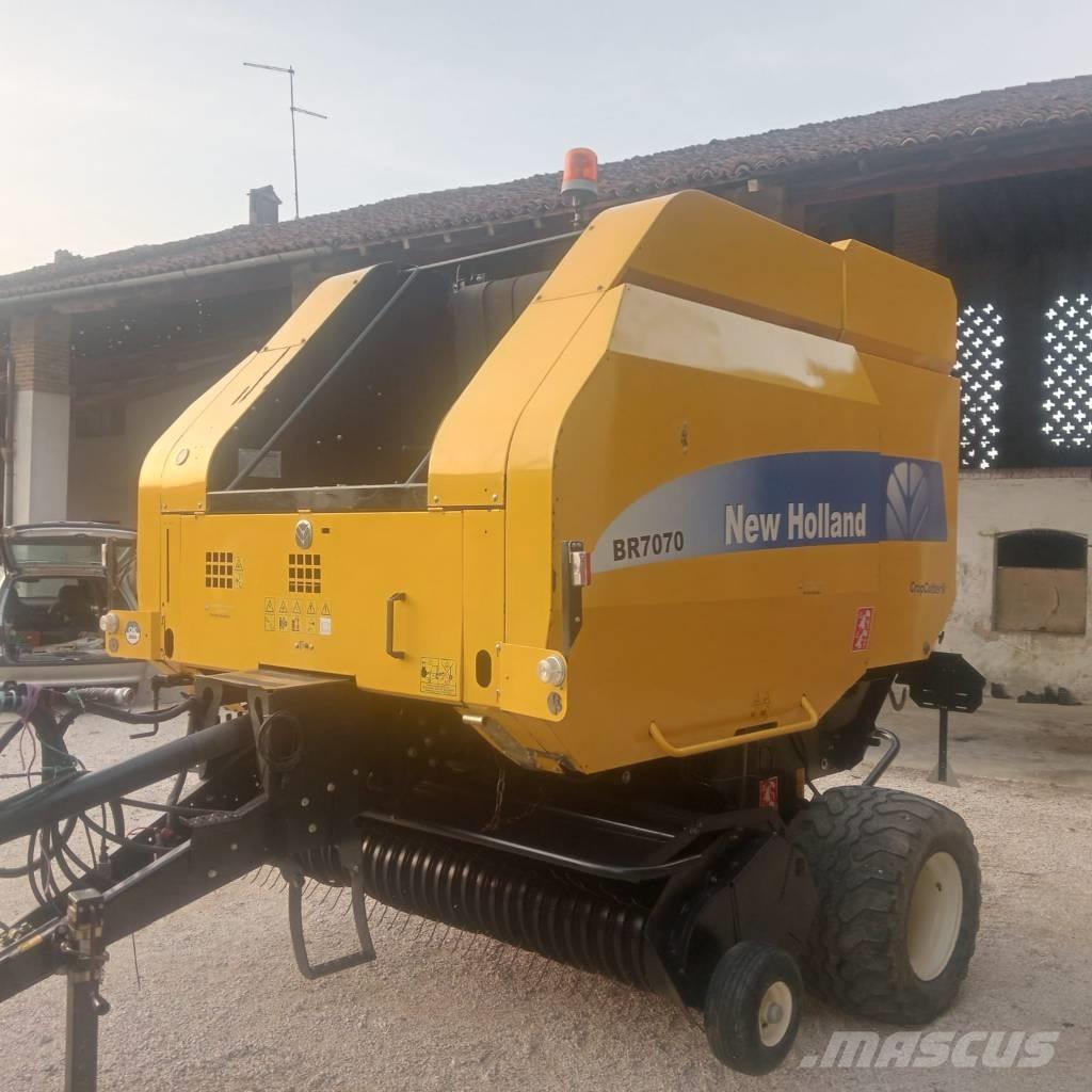 New Holland BR 7070 Rundballe-pressere