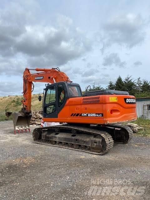 Doosan DX 225 NLC Gravemaskiner på larvebånd