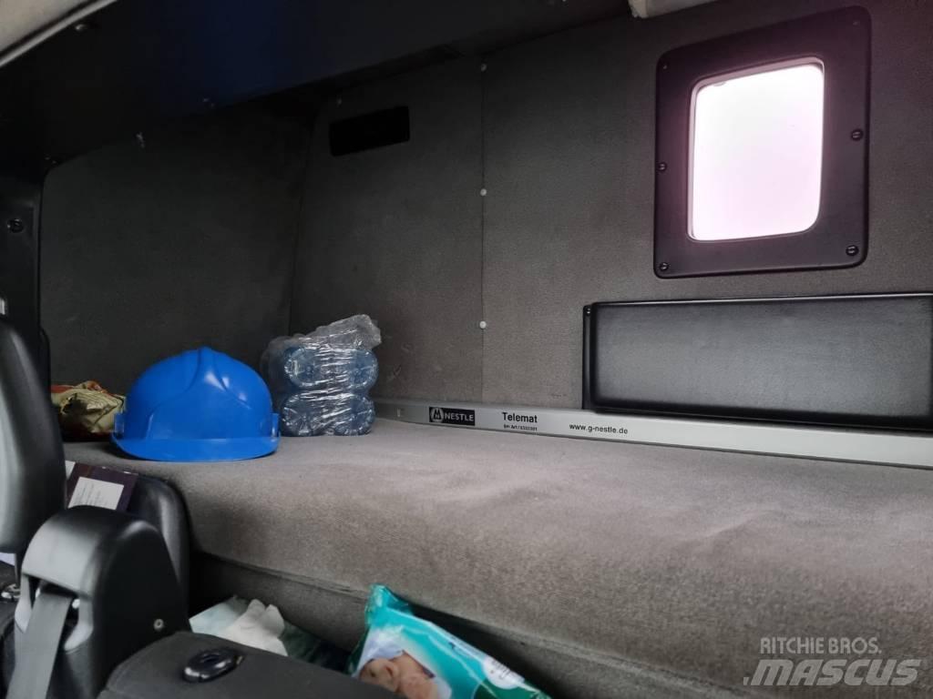 Iveco Daily 50 C 15 Flatbed lastbiler med spil