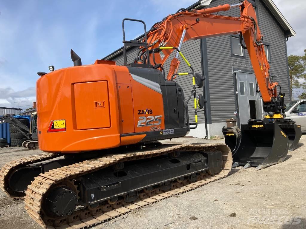 Hitachi ZX 225 US LC Gravemaskiner på larvebånd