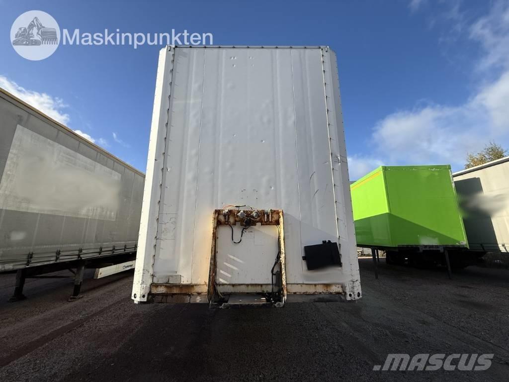 Schmitz SKO 24 Semi-trailer med fast kasse