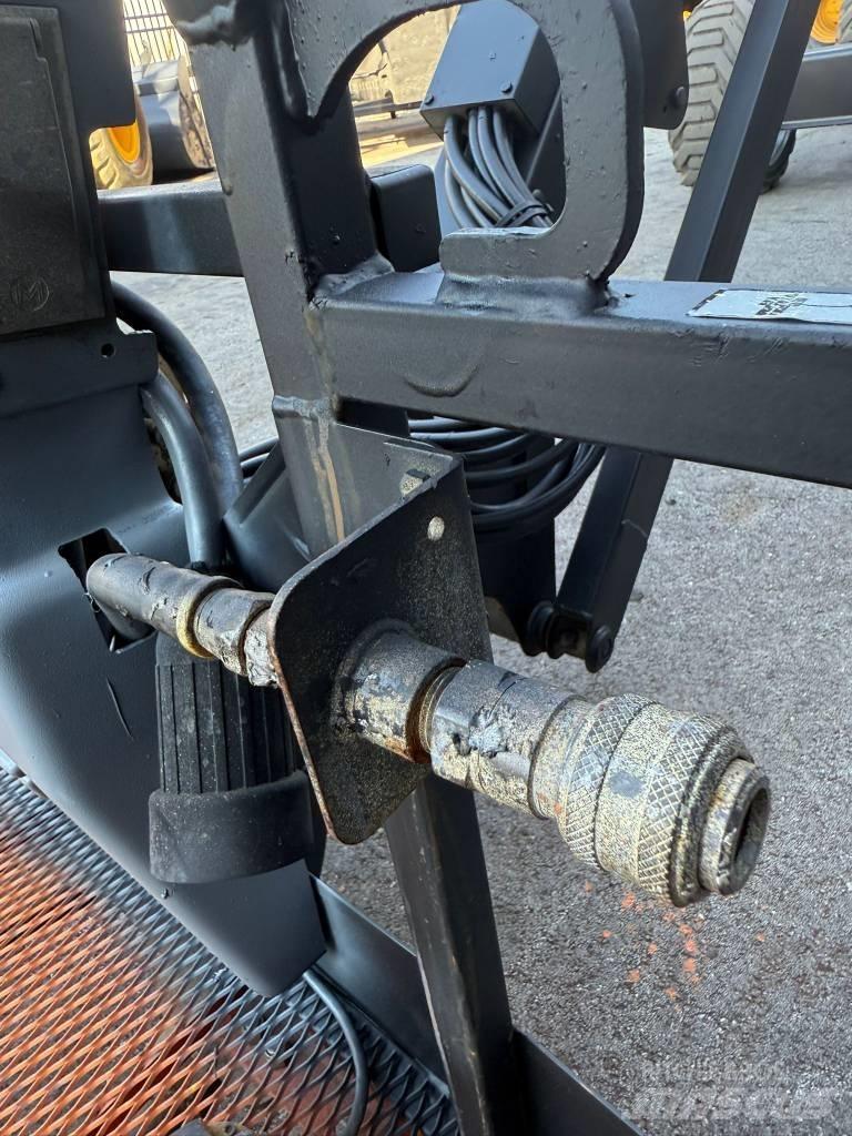 JLG 600 AJ Bomlifte med knækarm