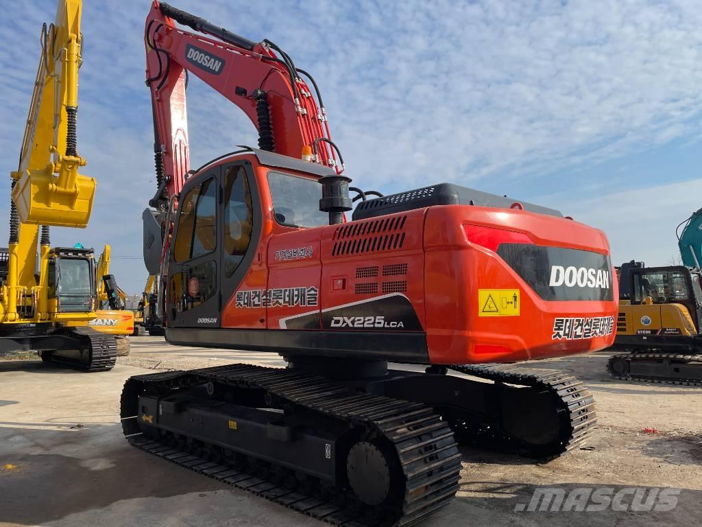 Doosan DX225LCA Gravemaskiner på larvebånd