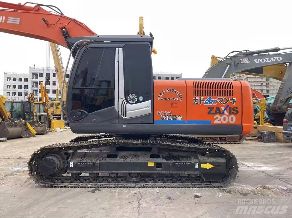Hitachi ZX 200 Gravemaskiner på larvebånd