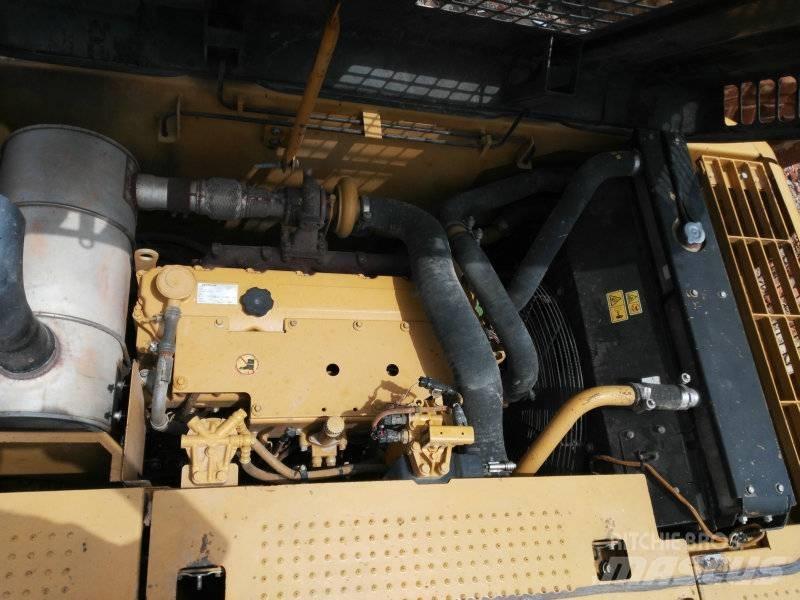 CAT 323 D L Gravemaskiner på larvebånd