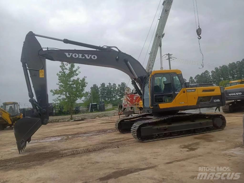 Volvo EC 240 DL Gravemaskiner på larvebånd