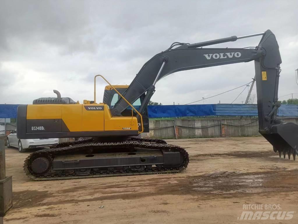 Volvo EC 240 DL Gravemaskiner på larvebånd