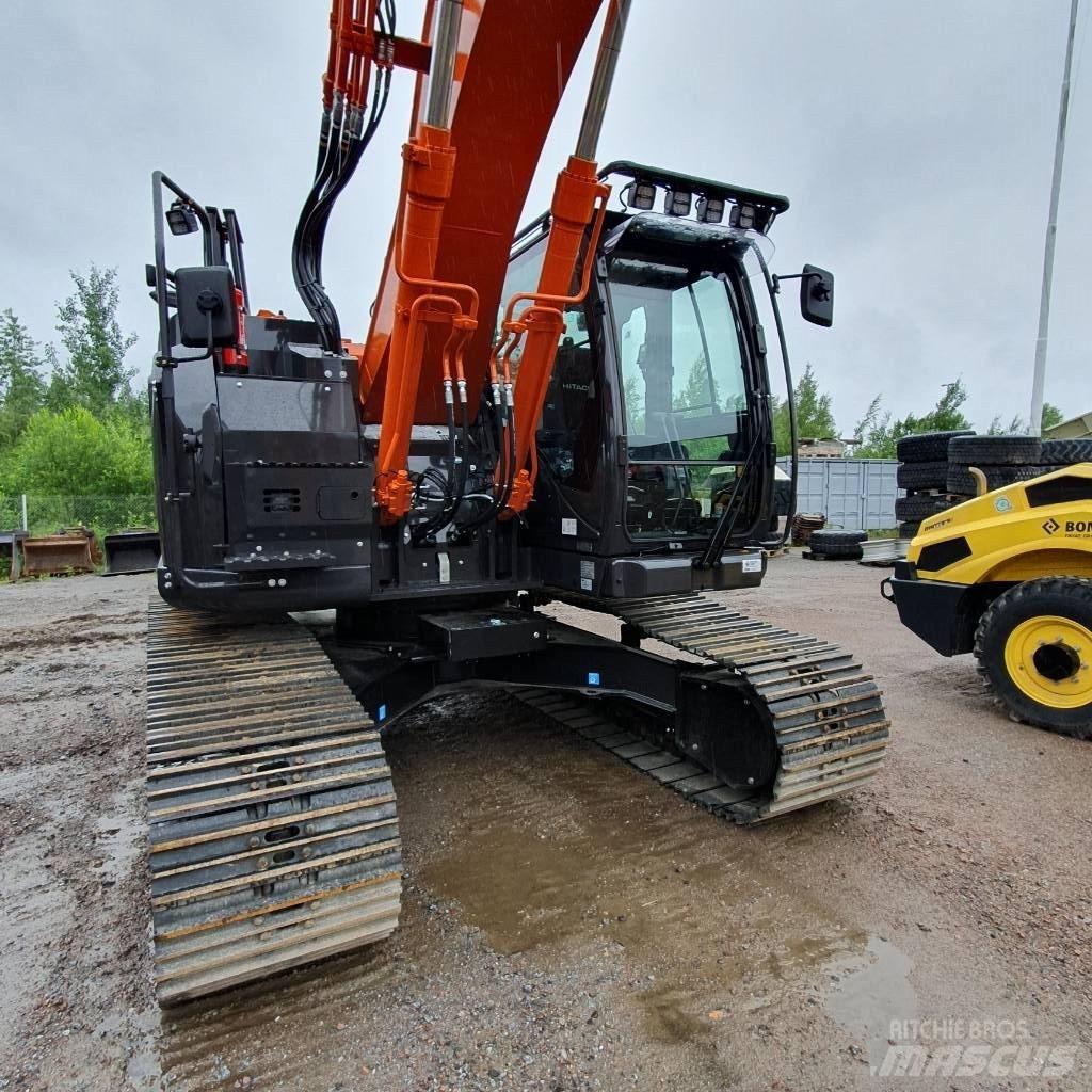 Hitachi ZX225USRLC-7 Gravemaskiner på larvebånd