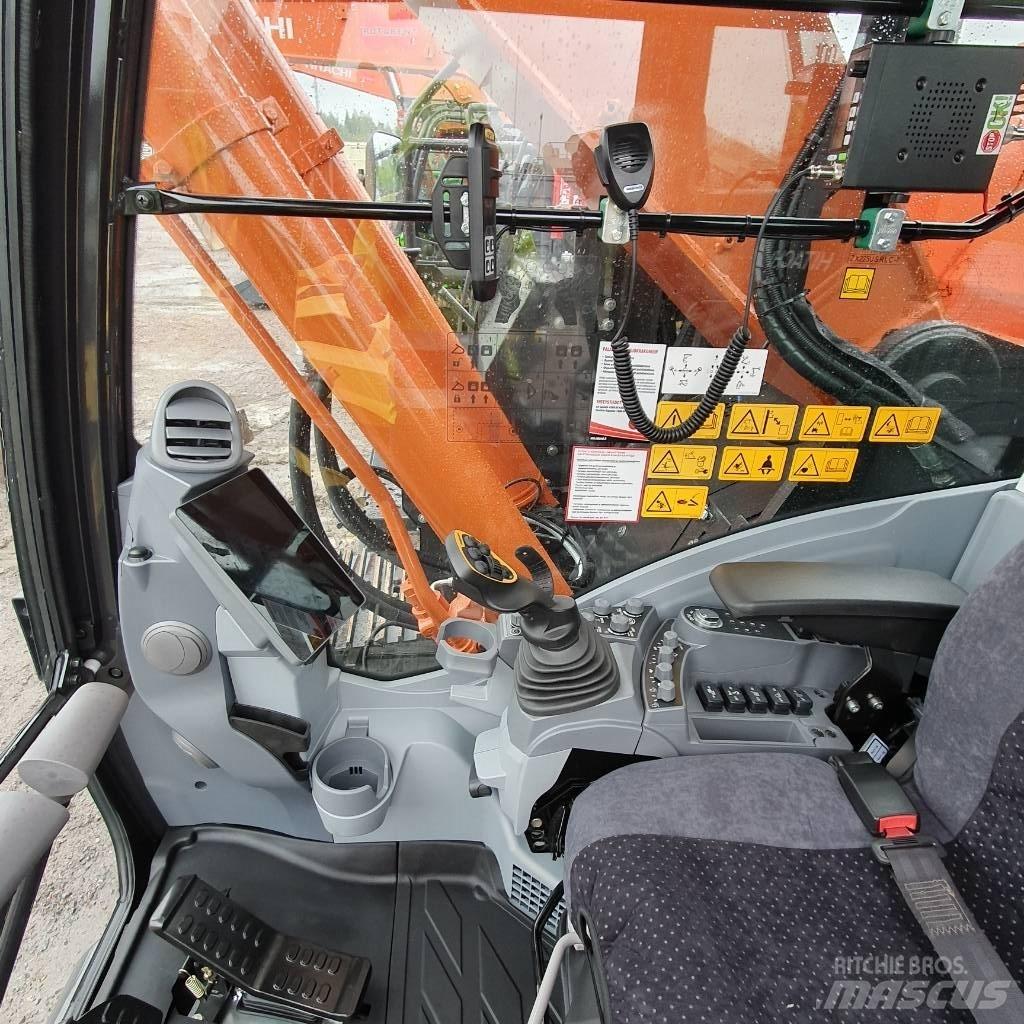 Hitachi ZX225USRLC-7 Gravemaskiner på larvebånd