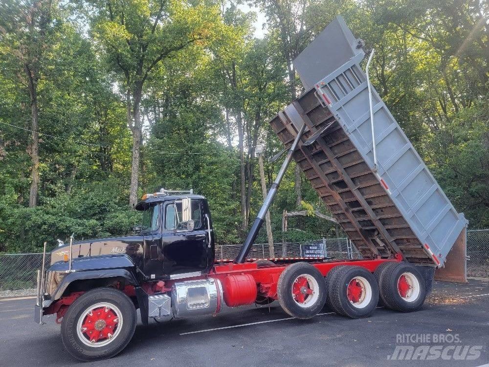 Mack RD688S Lastbiler med tip