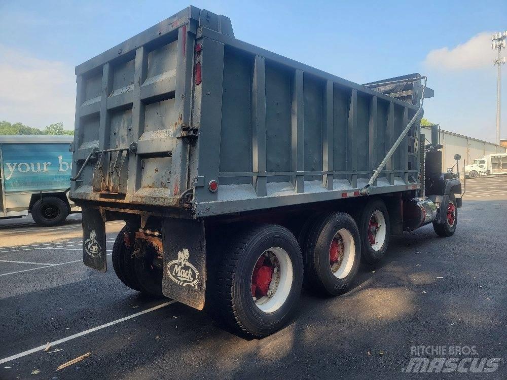 Mack RD688S Lastbiler med tip