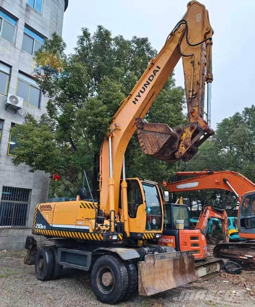 Hyundai r210w-9 Gravemaskiner på hjul