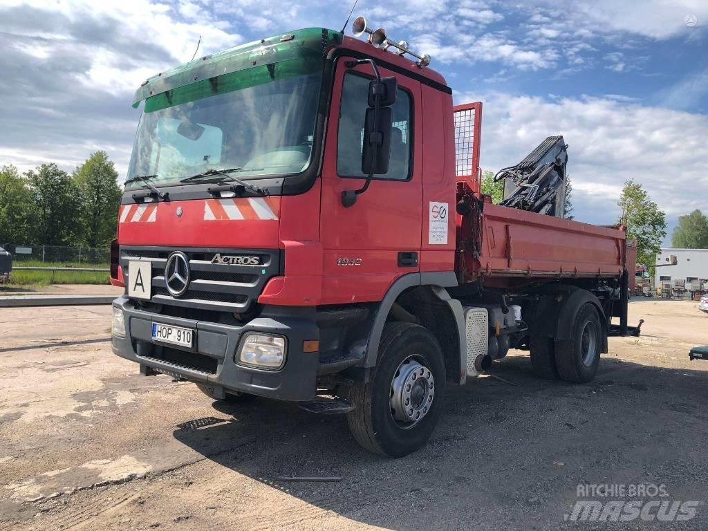 Mercedes-Benz 1832 Lastbil med kran